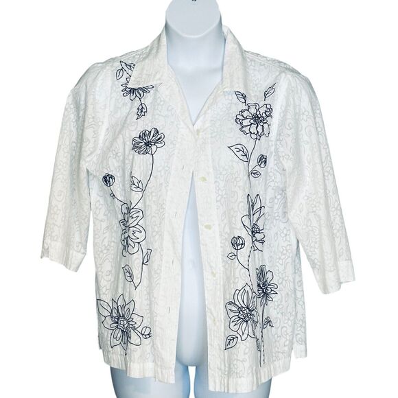 TanJay White Button Up Shirt Top Size 10 Boho Cottage Embroidered Black Flowers - Picture 2 of 7